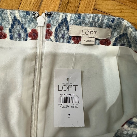 NWT Loft Blue Business Casual Pencil Midi Skirt Size 2 - Picture 2 of 5